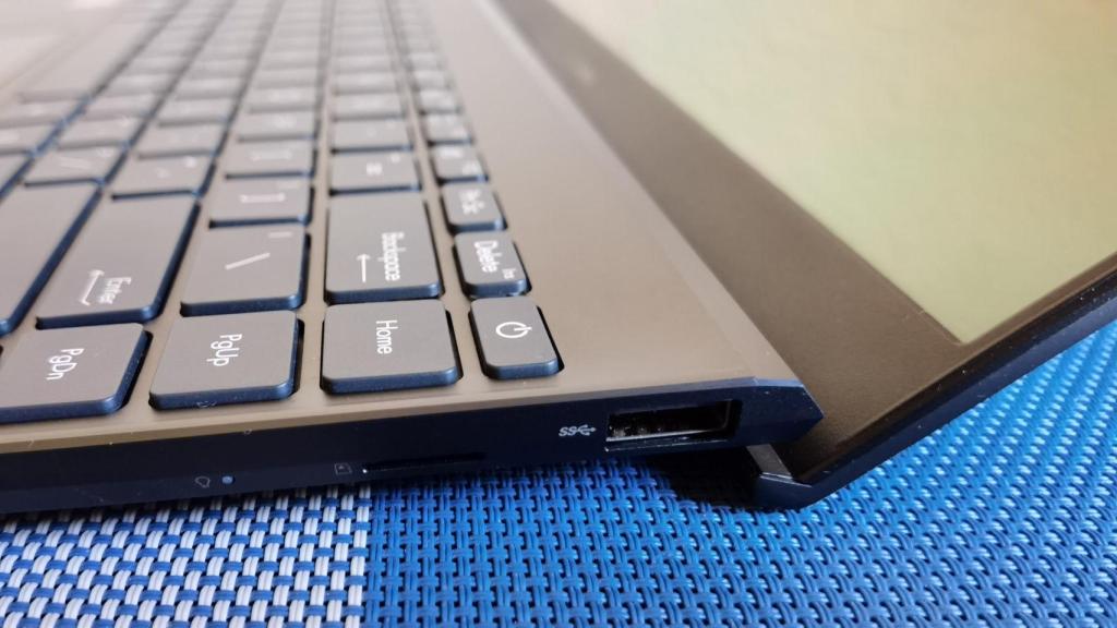 El ángulo del teclado también ayuda a la refrigeración