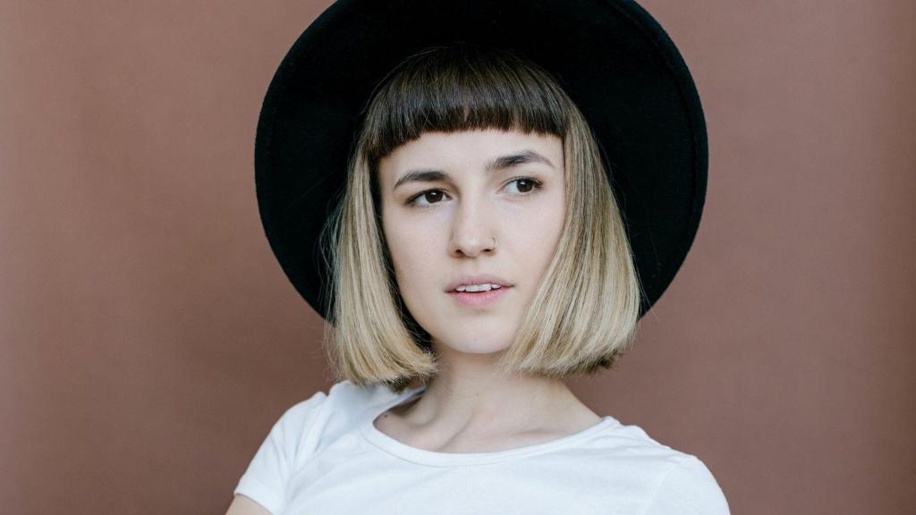 El flequillo nunca pasa de moda: claves y trucos para lucirlo perfecto.