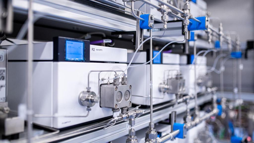 Una de las salas de formulación, en las instalaciones de Pfizer de Puurs (Bélgica).