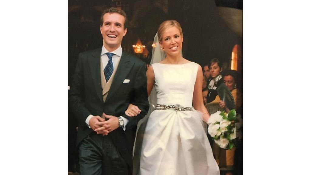 Instante de la boda de Pablo Casado e Isabel Torres en la basílica de Elche