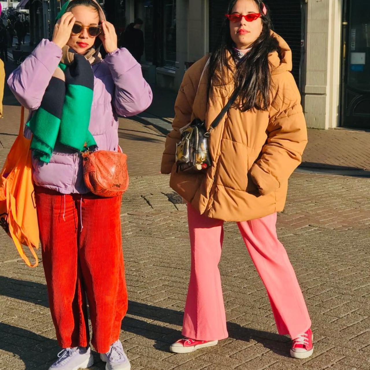 Las hermanas Torrent con el estilo de ropa de segunda mano que les llevó a lanzar la marca.