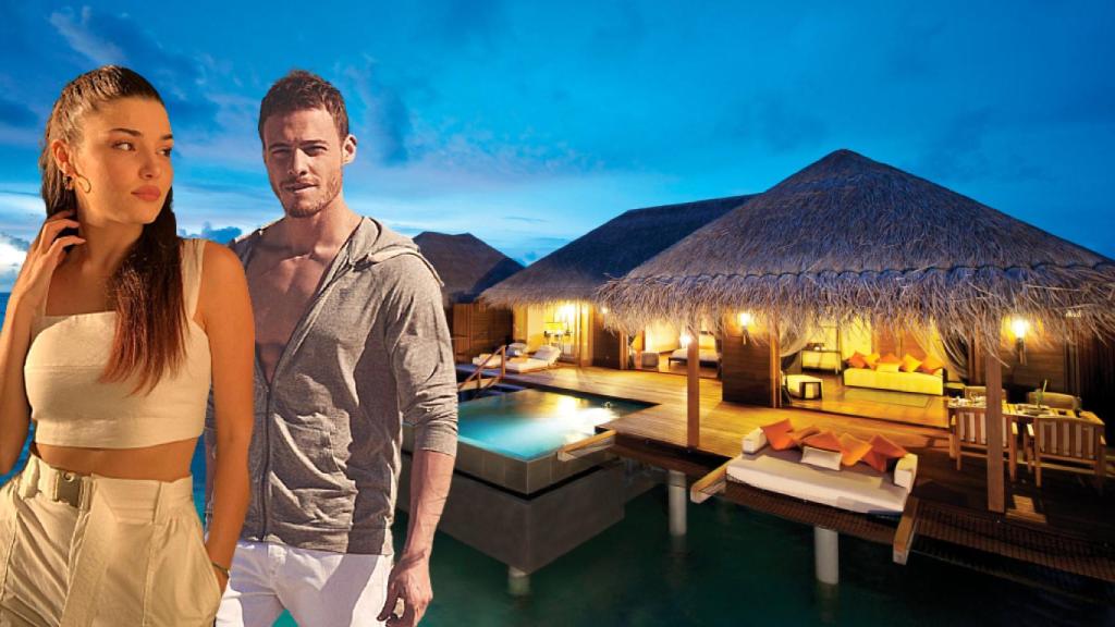 Hande Erçel y Kerem Bürsin, en el hotel que se han alojado en Maldivas, en un fotomontaje de JALEOS.