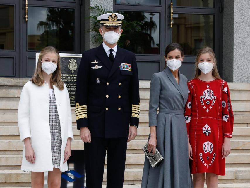 La Familia Real en Cartagena este jueves a mediodía.