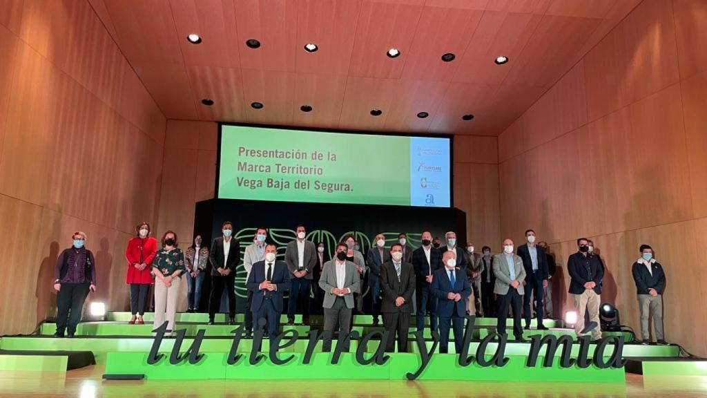 Mazón y Colomer han dado a conocer la imagen gráfica que potenciará el desarrollo integral de la comarca