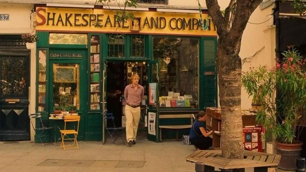 Owen Wilson en 'Medianoche en París' (2011). Fotograma de la película.