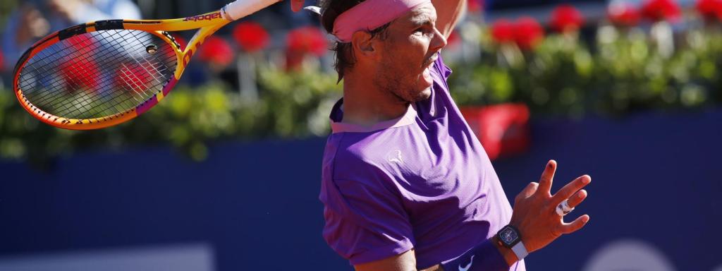 Nadal después de ejecutar una gran derecha ante Norrie en el Godó