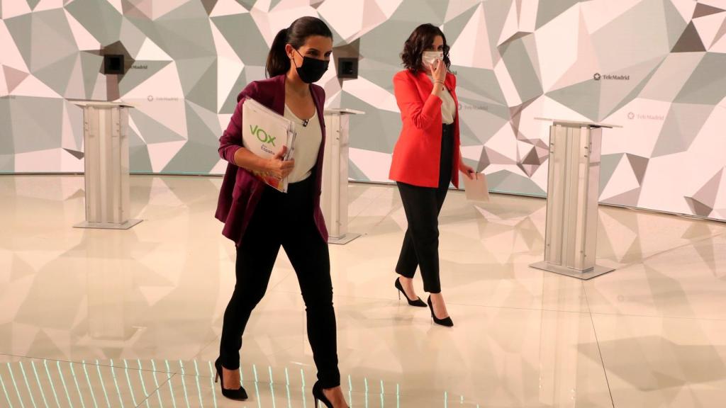 Ayuso y Monasterio, al finalizar el debate electoral del pasado miércoles.