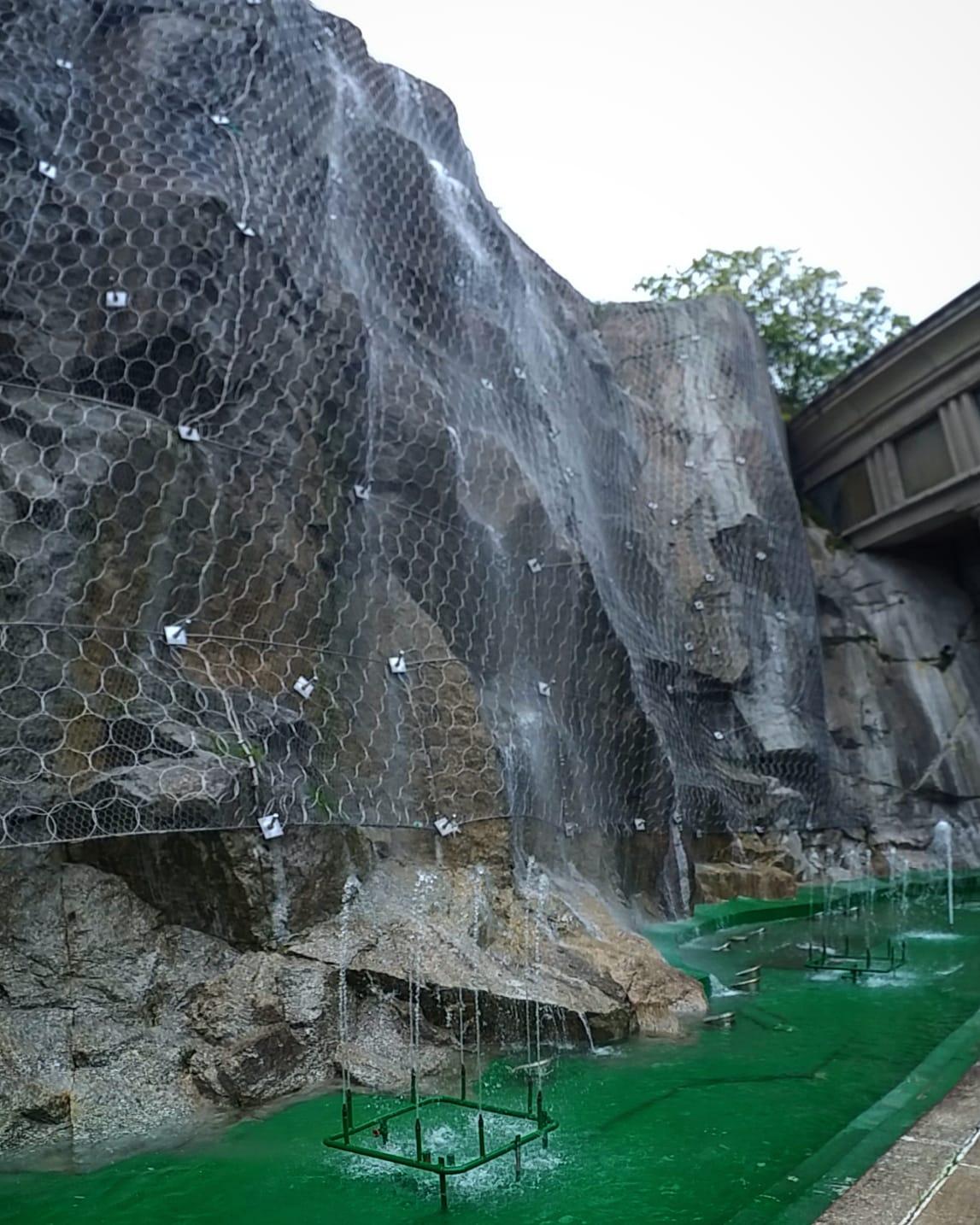 La fuente y la cascada (@Silcerino)