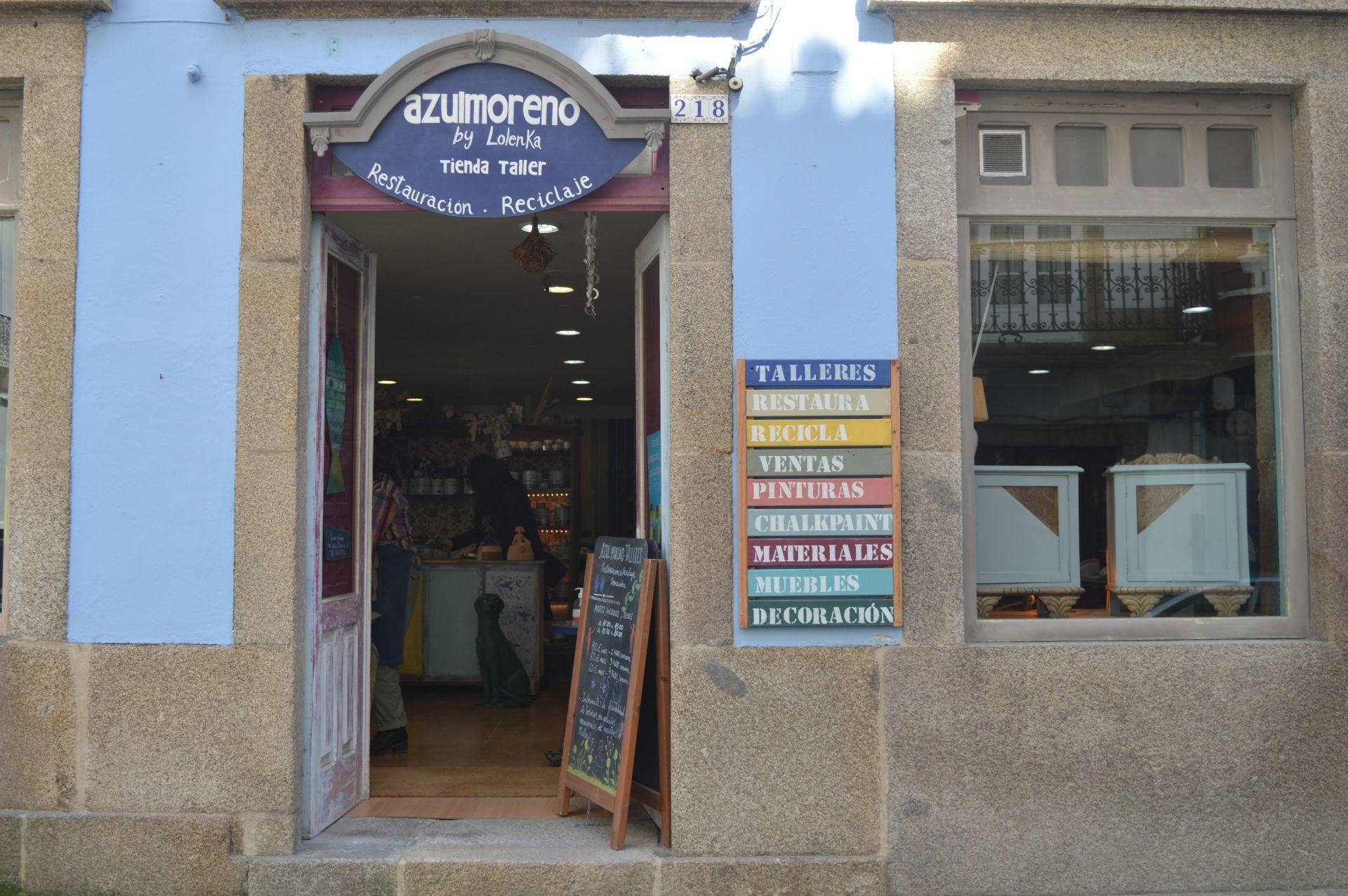 Azul Moreno, ubicado en el número 218 de la calle Magdalena, en Ferrol.