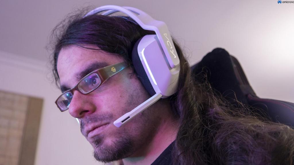 El micrófono es extraíble.