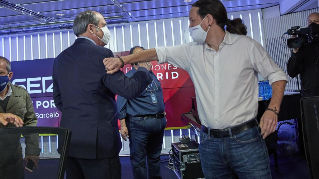 Gabilondo e Iglesias se saludan antes del debate en la sede de la Ser.