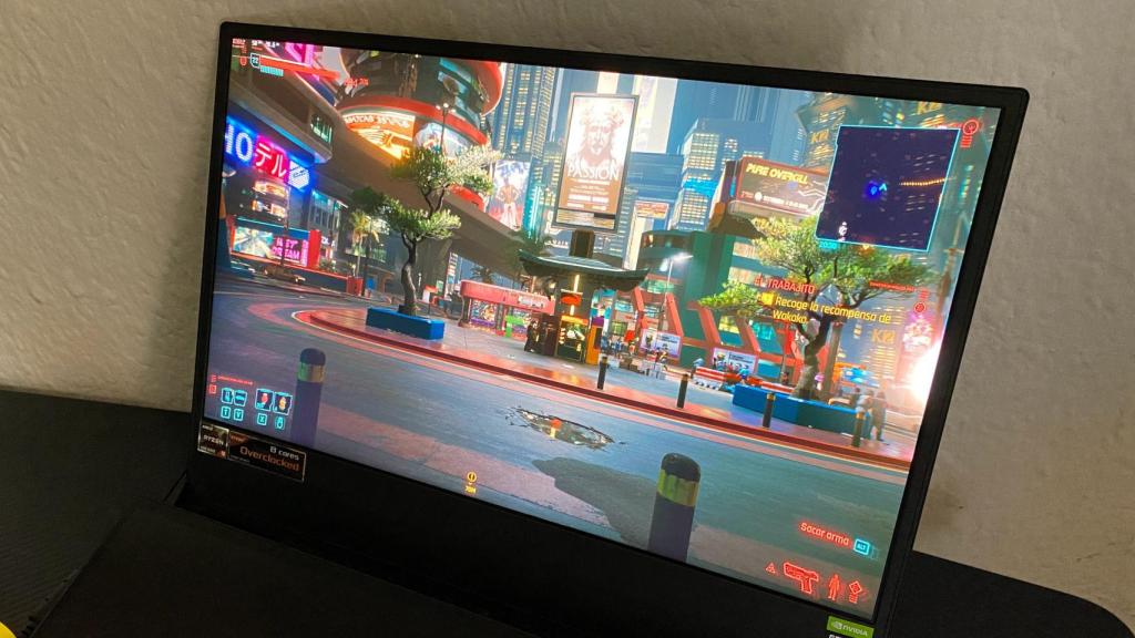 Jugando a Cyberkpunk 2077 con trazado de rayos en el Zephyrus Duo