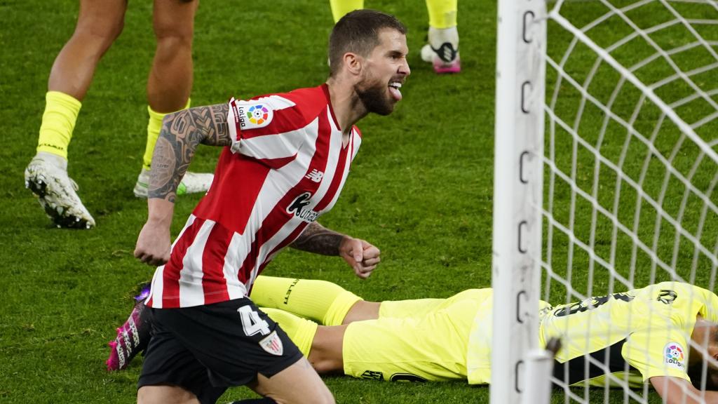 Íñigo Martínez celebra su gol en el Athletic - Atlético