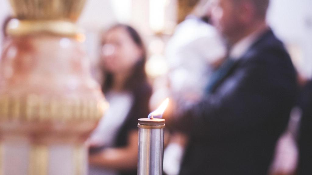 Imagen de un bautizo católico.