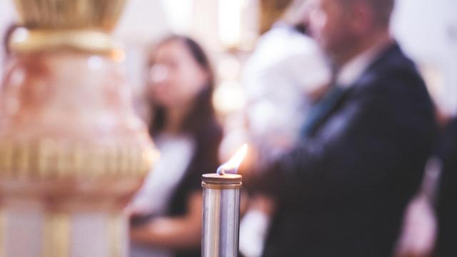 Imagen de un bautizo católico.