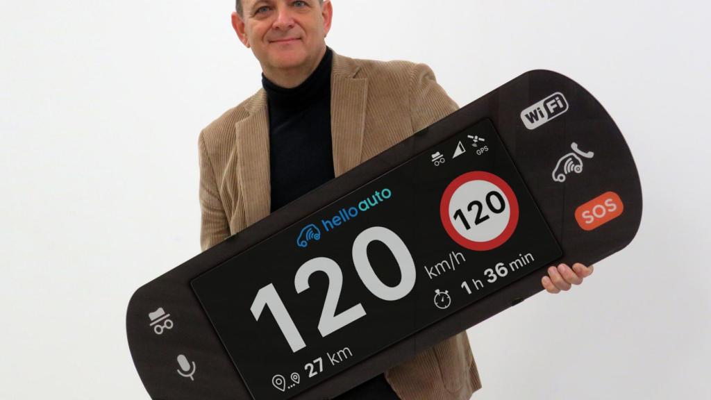 Manuel Santiago,  cofundador y presidente de Hello Auto.