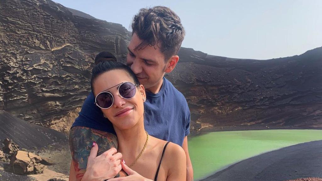 La pareja en una de las muchas imágenes que han compartido en el último año en redes.