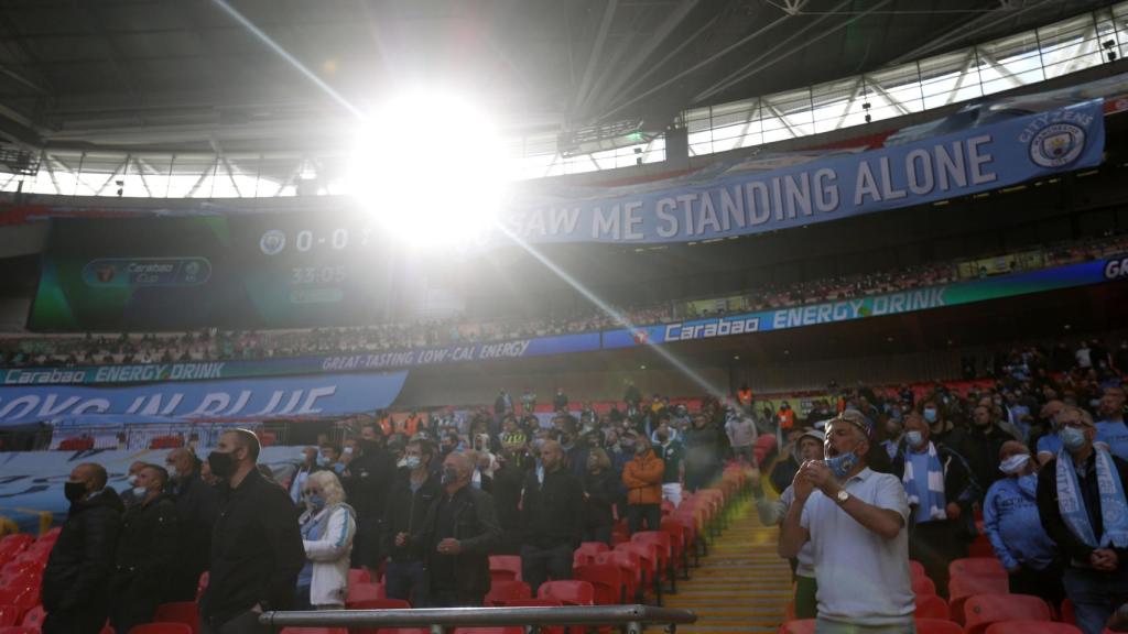 Las gradas del estadio de Wembley, con público en las gradas para la final de la Carabao Cup