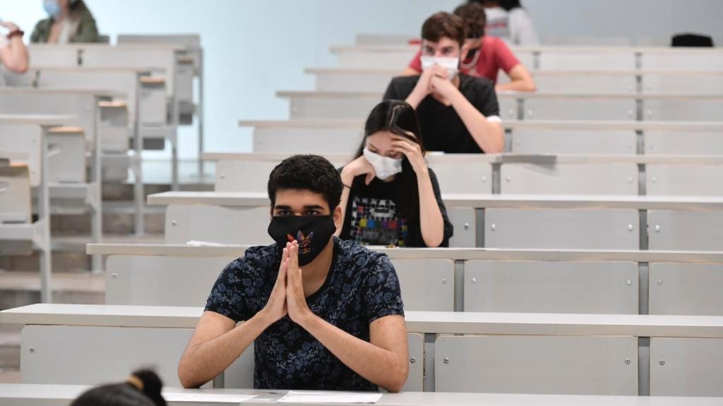 Este año también será obligatorio el uso de la mascarilla durante los exámenes de EBAU.