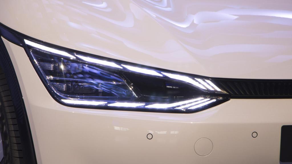 Faros del nuevo Kia EV6.