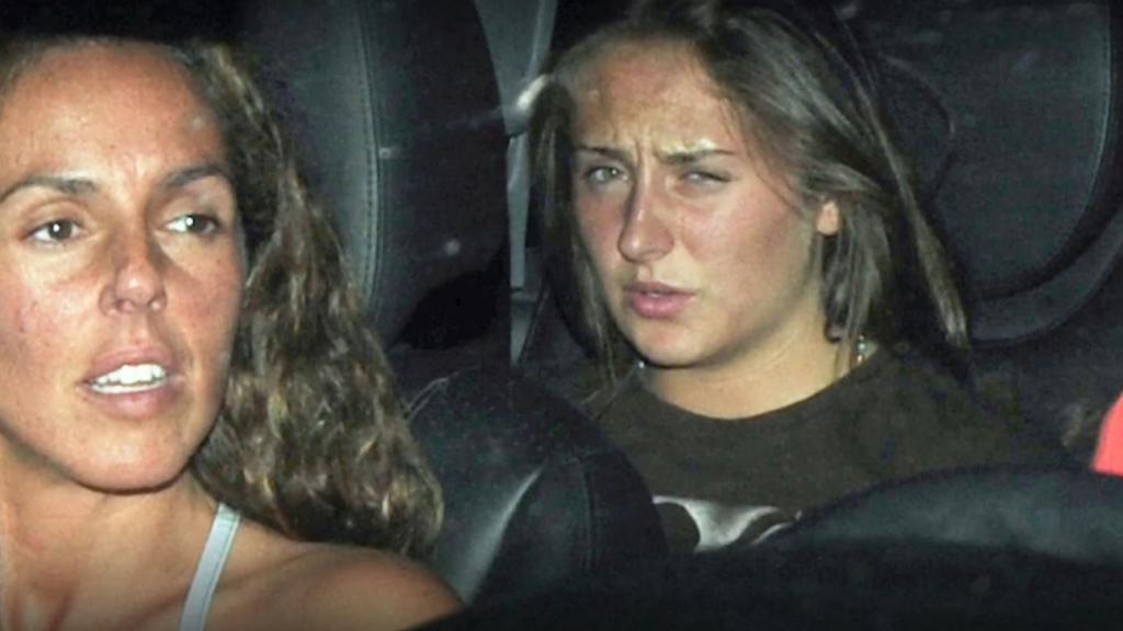 Rocío Flores junto a su madre.