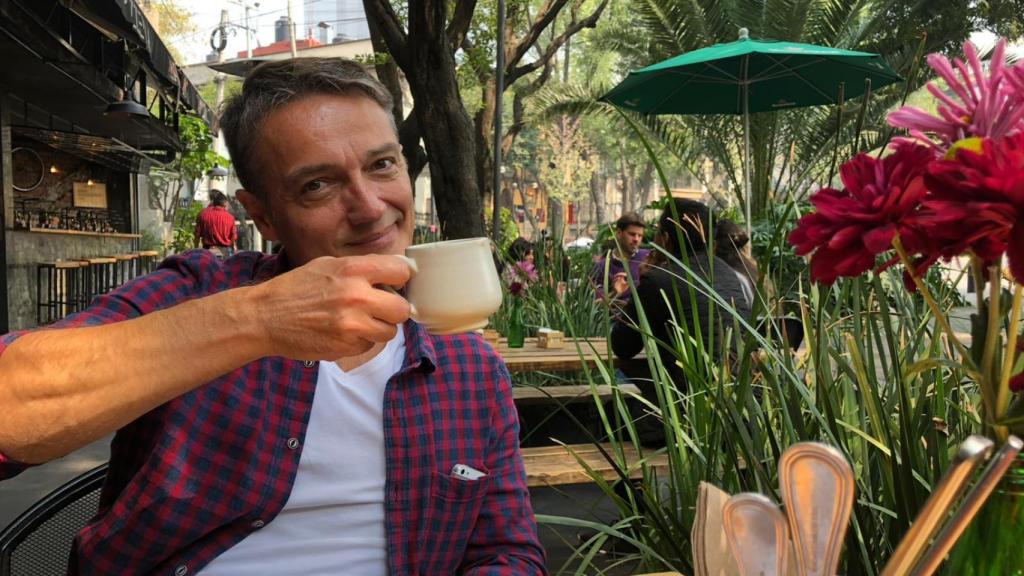 Actualmente, Josep Linuesa vive en México.