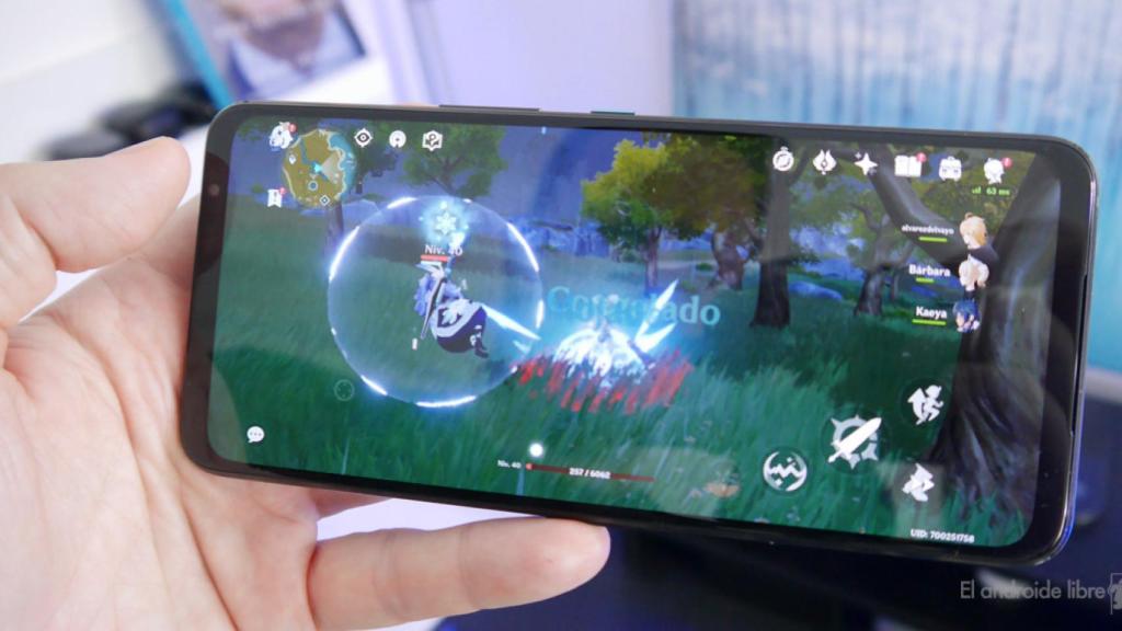 Asus ROG Phone 5 corriendo Genshin Impact