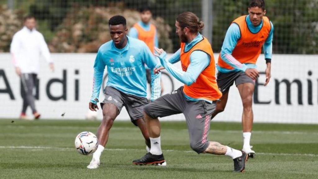 Vinicius Junior y Sergio Ramos, durante un entrenamiento del Real Madrid