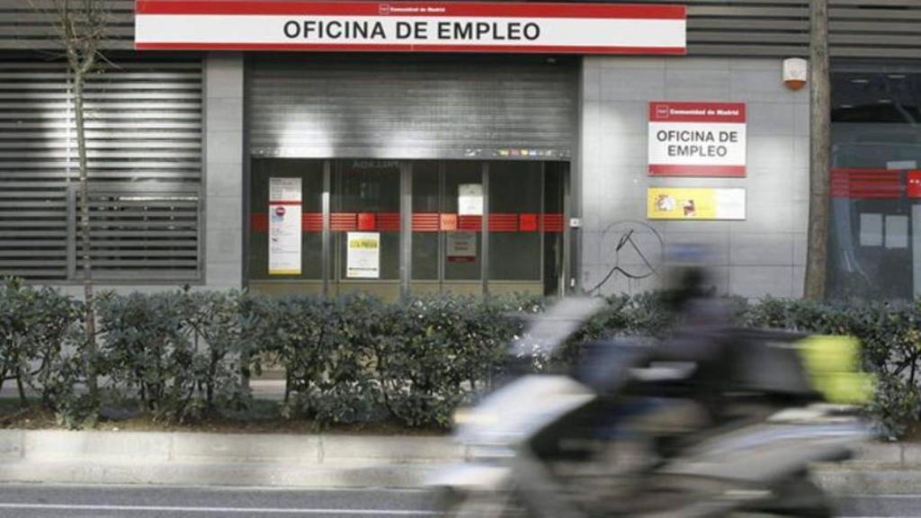 Oficina de empleo en Madrid.