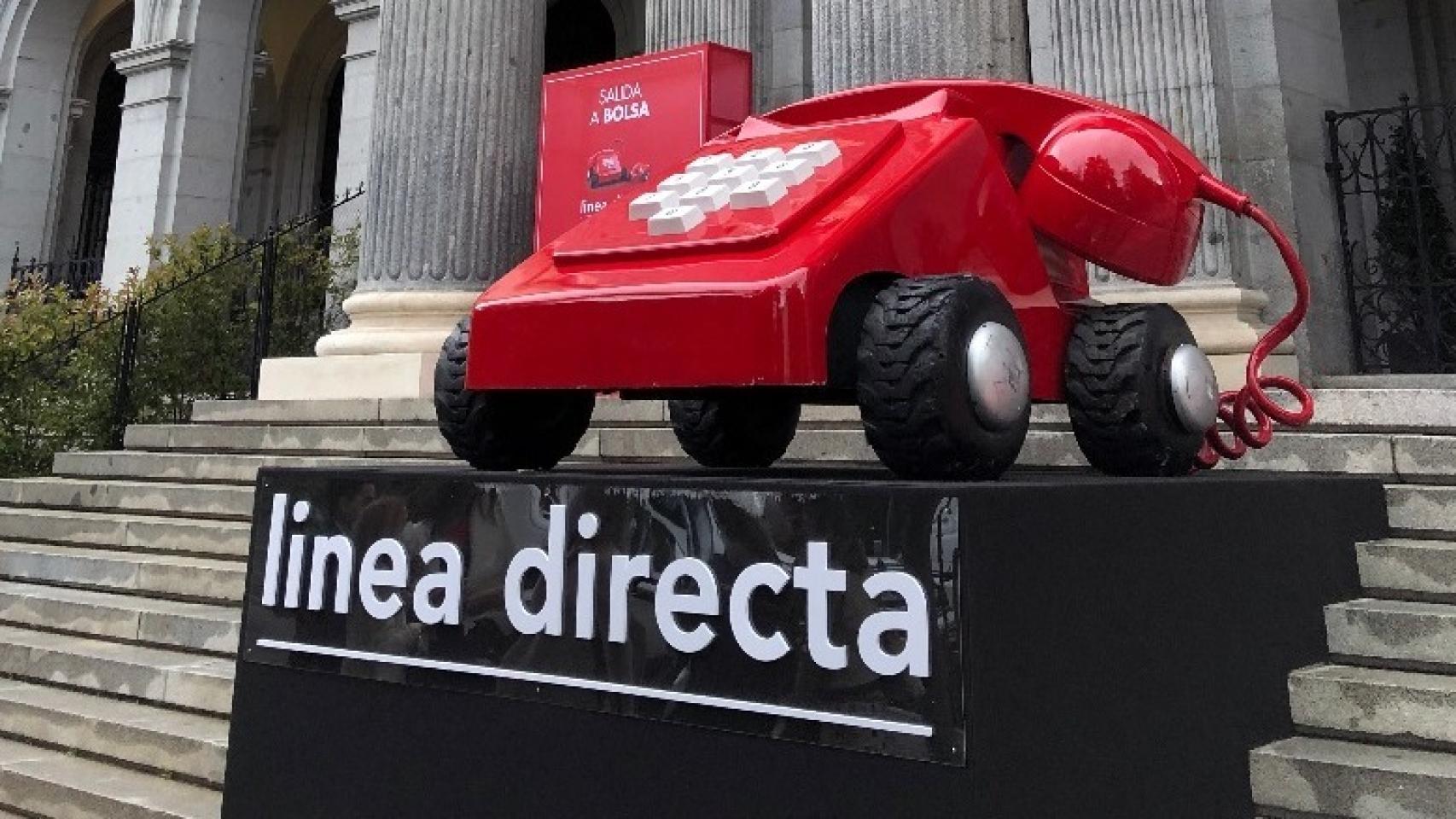 Decoración instalada en la Bolsa de Madrid por el debut de Línea Directa.