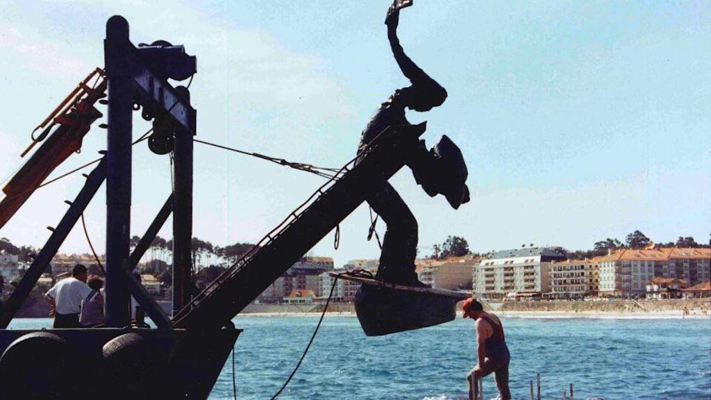 Colcación de la Madama de Silgar en 1995.