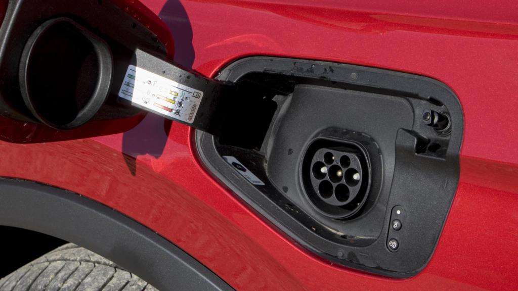 Puerto de carga del Seat Tarraco e-Hybrid.