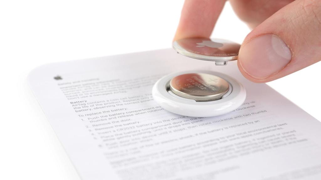 Cambiar la pila de los AirTags es fácil