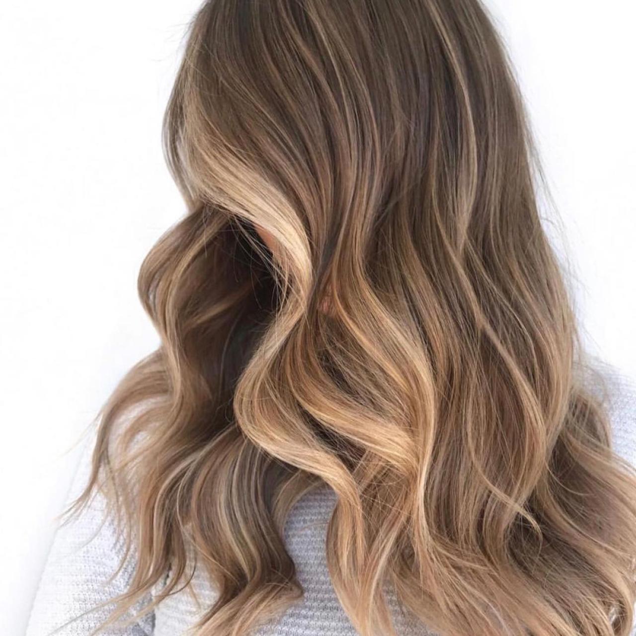 Las melenas rubias, en sus diferentes tonalidades, son las más demandadas en los salones de belleza.