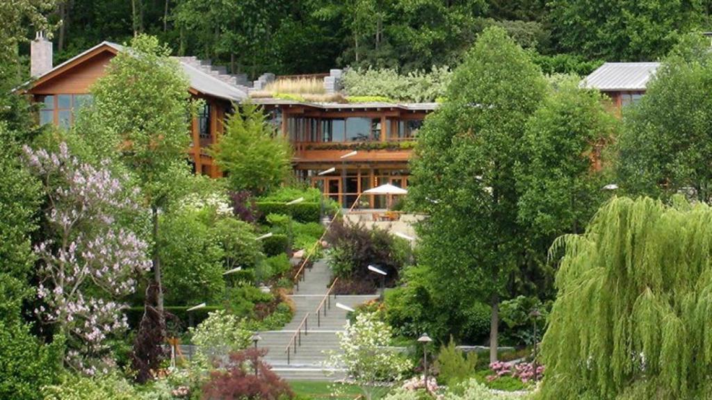 Imagen exterior de la mansión de Bill Gates en Medina, Washington.