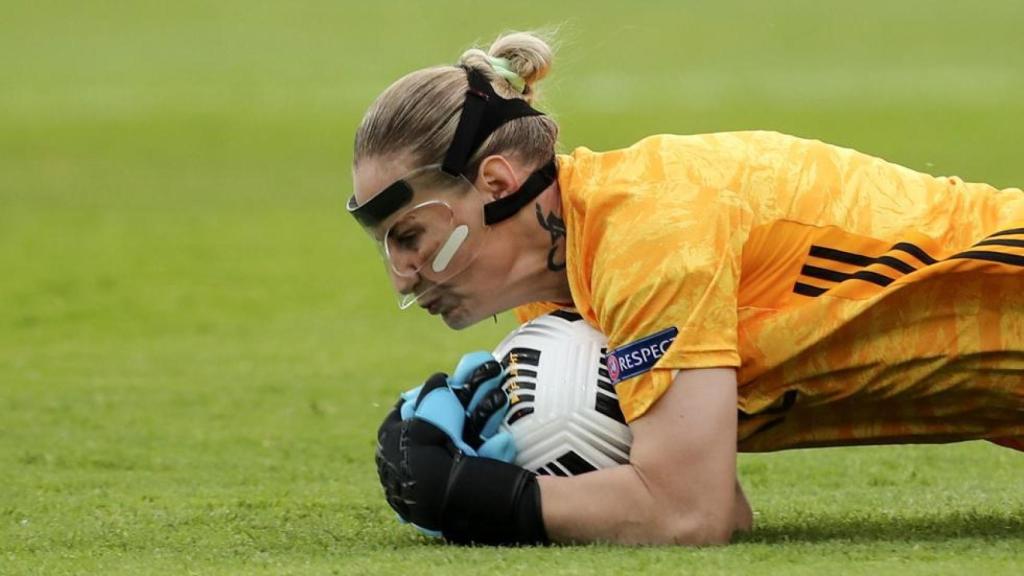 La portera Elvira Todua durante un partido