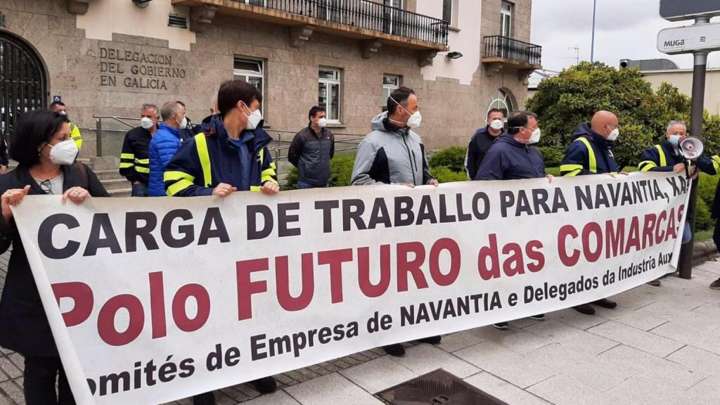 Protesta ante la Delegación del Gobierno de representantes sindicales de Navantia Ferrol y Fene.