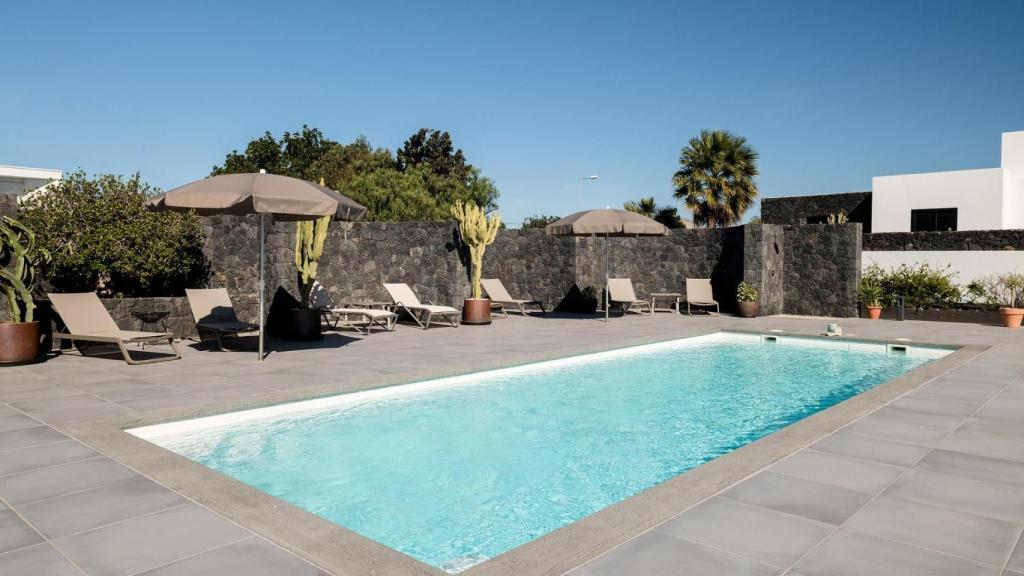 Imagen del espectacular exterior que posee la mansión en la que se aloja la mujer de Rudy Fernández.