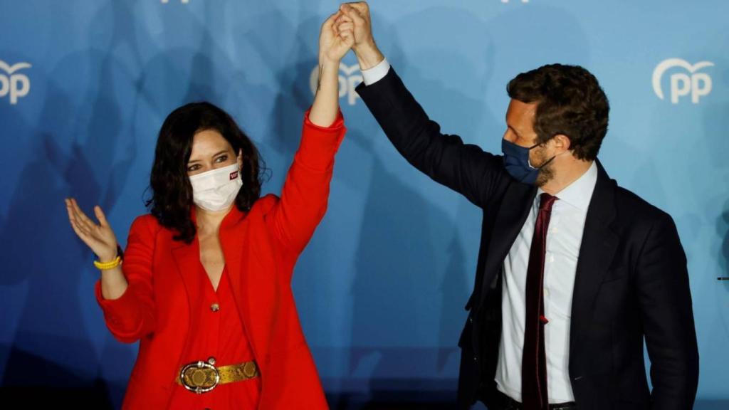 La presidenta de la Comunidad de Madrid, Isabel Díaz Ayuso, junto al líder del PP; Pablo Casado.