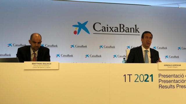 Matthias Bulach y Gonzalo Gortázar, durante la presentación de resultados del primer trimestre. EE