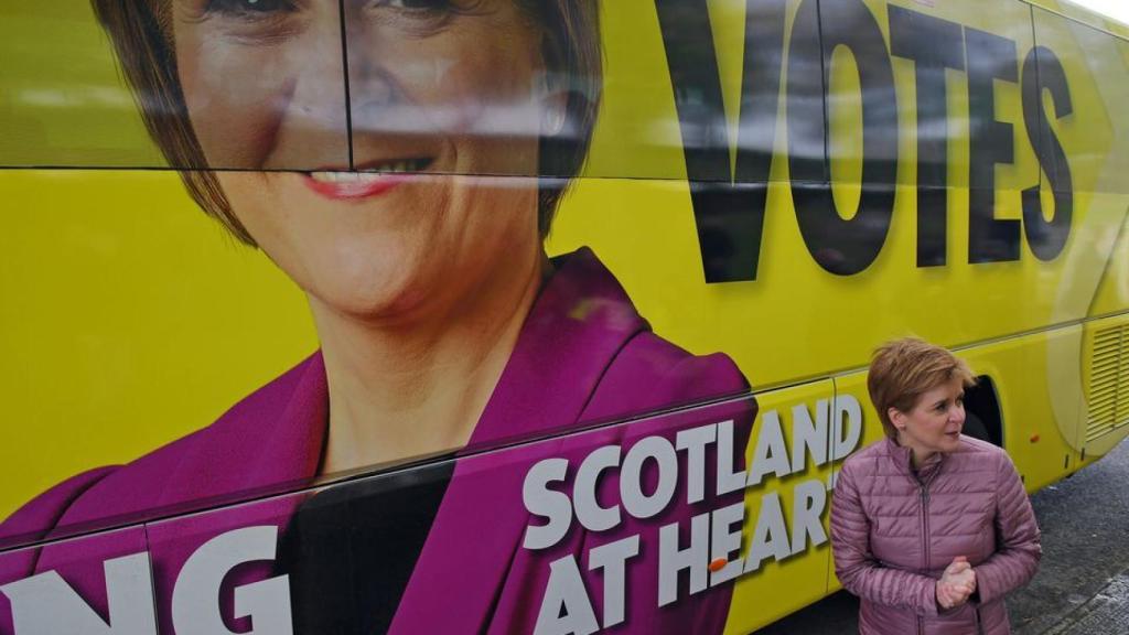 Uno de los autobuses de campaña de Nicola Sturgeon.