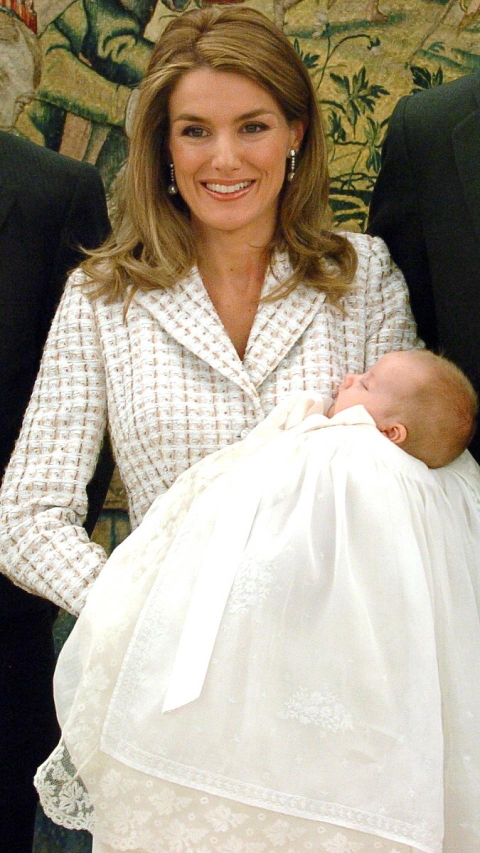 La reina Letizia durante el bautizo de Leonor en enero de 2006.