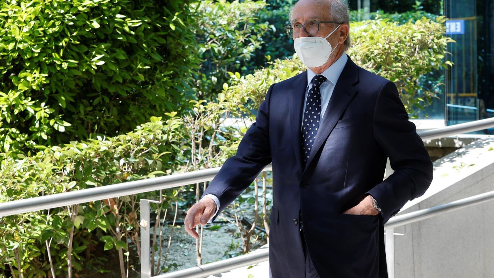Antonio Brufau, este viernes a su salida de la Audiencia Nacional./