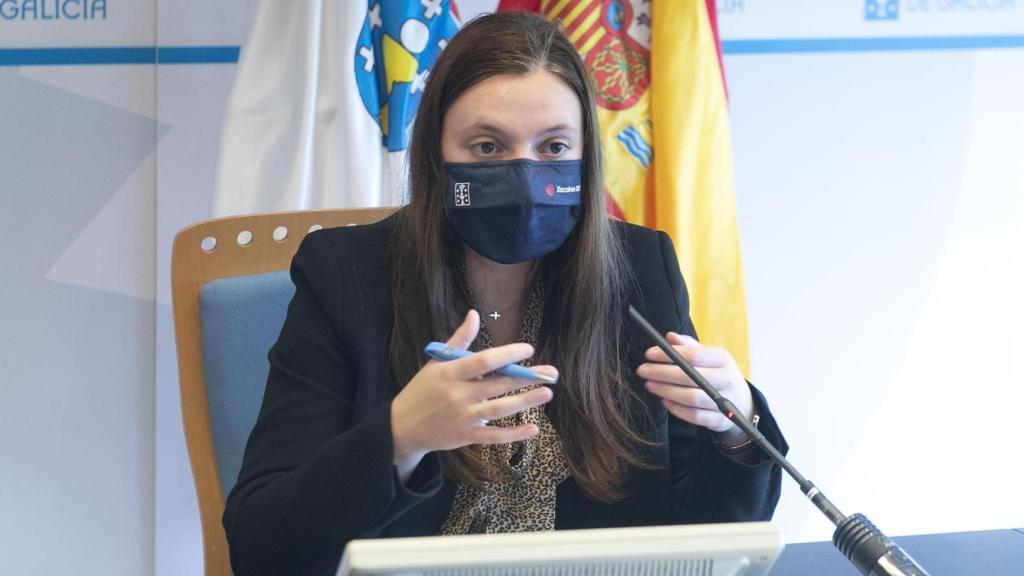 La directora xeral de Xuventude, Participación e Voluntariado, Cristina Pichel, presenta el programa Primavera Xove.