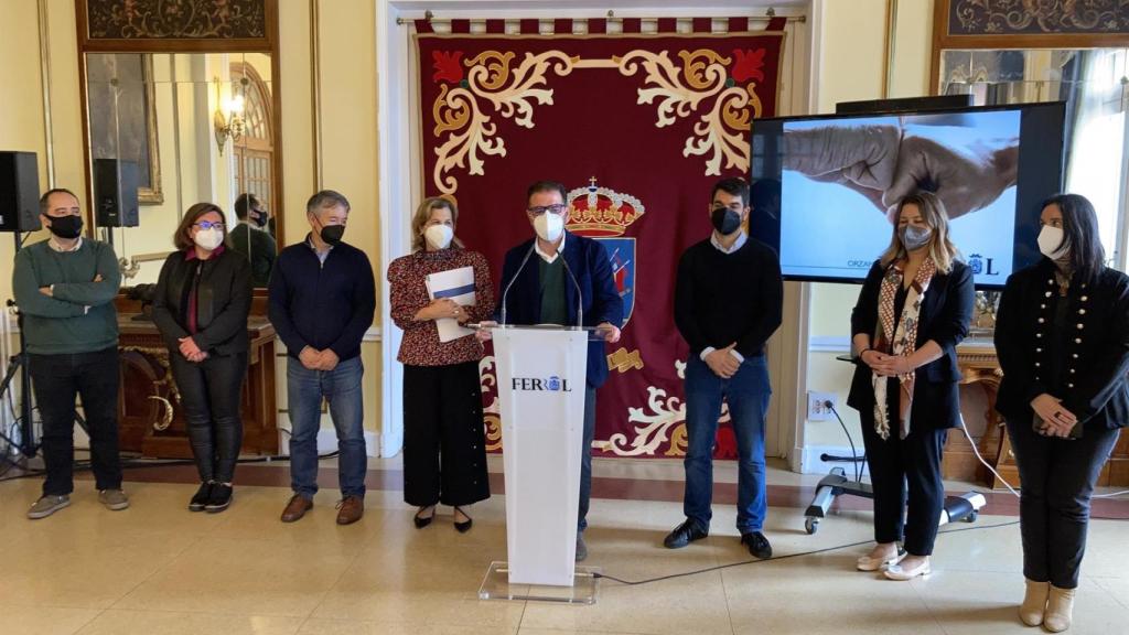 Ángel Mato y los integrantes de su gobierno durante la presentación del proyecto de presupuestos.