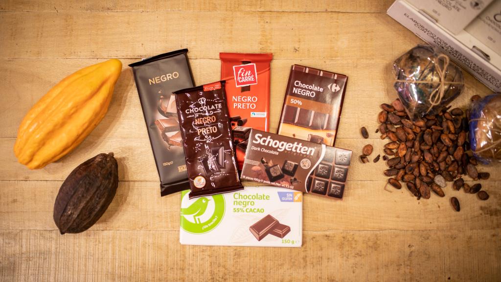 Las seis tabletas de chocolate negro de los supermercados analizadas en la cata.