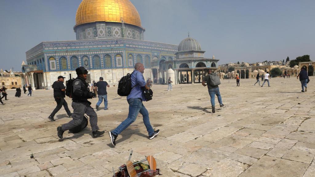 Los confrontos con la policía israelí y los palestinos.