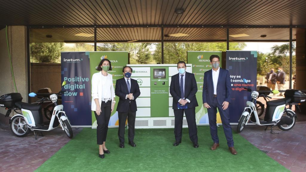 Imagen de los responsables de Iberdrola, Cooltra e Inetum.