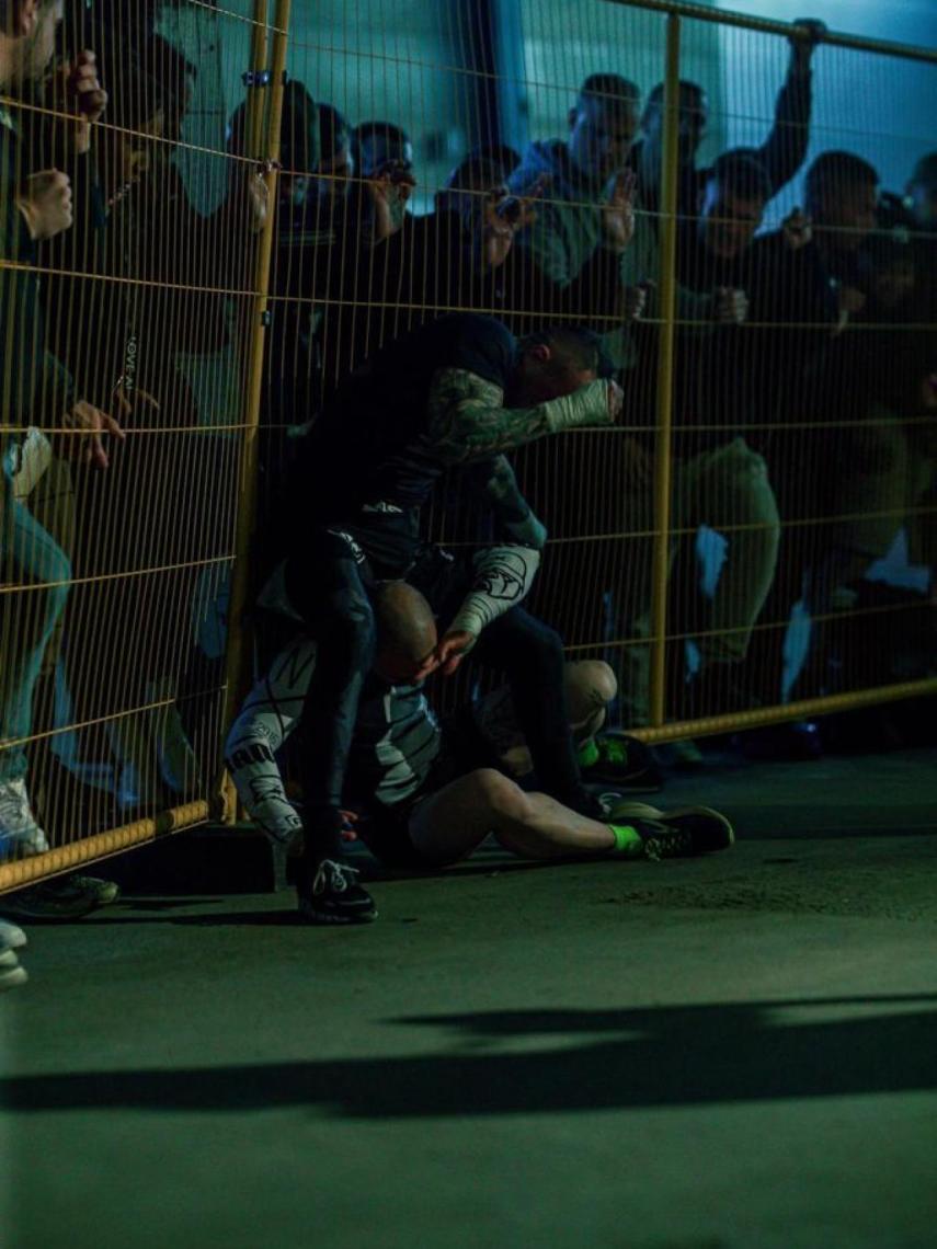 Suárez golpea a Guda