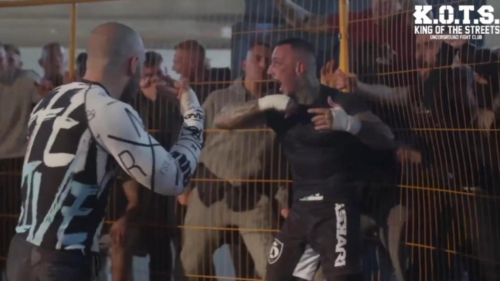 Momento exacto en el que agarran a Suárez